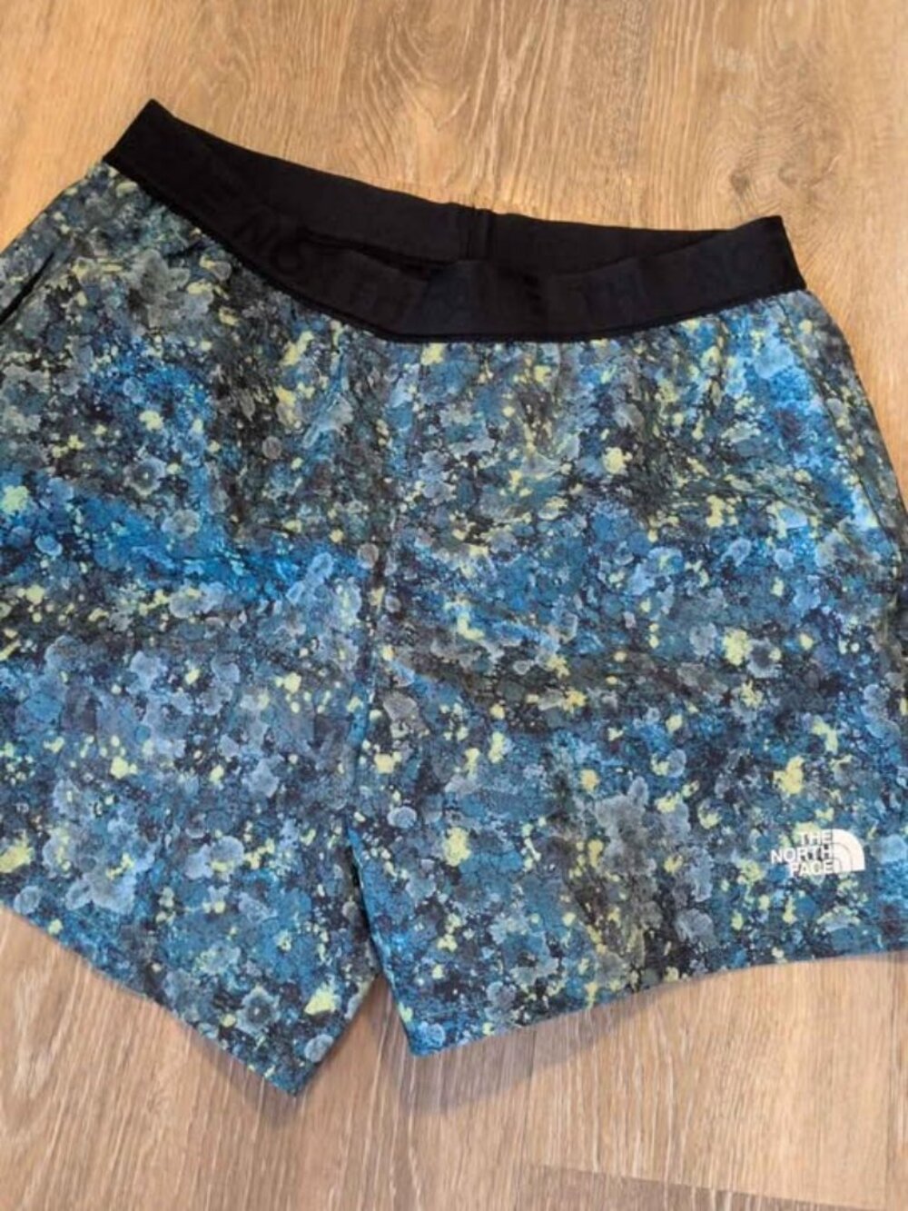 The North Face Womens Small Blue Green Patterned Shorts
